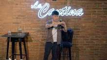 Valentin en La Cantina